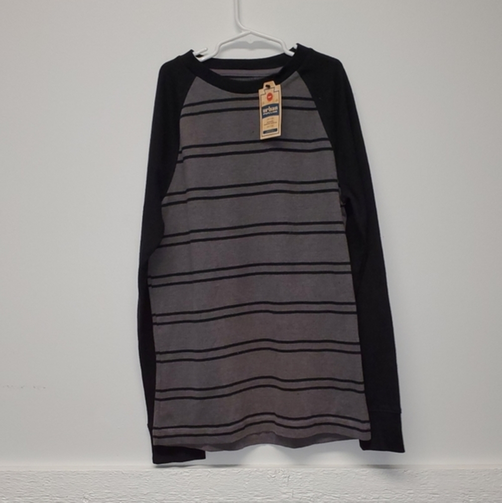🛍2/$10 NWT Boys L Top